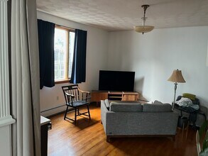 110 Thorndike St, Unit 1f in Cambridge, MA - Foto de edificio - Building Photo