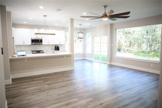 637 Foxcroft Park in Conroe, TX - Foto de edificio - Building Photo