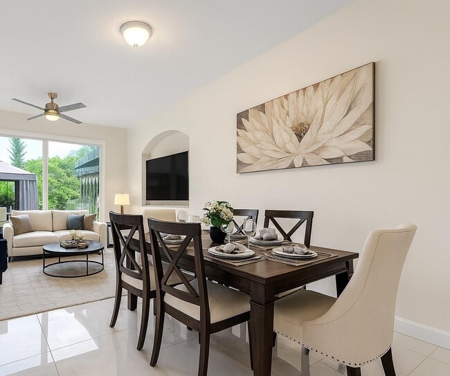 10253 NW 32nd Ter in Doral, FL - Building Photo - Building Photo