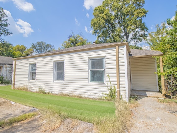 property at 1860 Woodland Ave SW