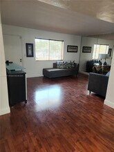 8401 SW 107th Ave in Miami, FL - Building Photo - Building Photo