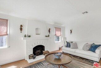 14641 Albers St in Los Angeles, CA - Building Photo - Building Photo