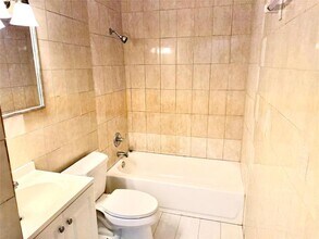 20751 NW 30th Ct in Miami Gardens, FL - Building Photo - Building Photo