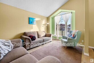 530 Twin Brooks Bay NW in Edmonton, AB - Building Photo - Building Photo