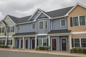 6 Sophia Ct-Unit -6 in West Babylon, NY - Building Photo - Building Photo