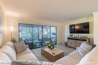 1071 8th St S in Naples, FL - Building Photo - Building Photo