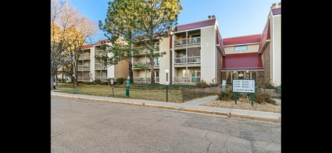 14740 E Kentucky Dr, Unit 733 in Aurora, CO - Foto de edificio - Building Photo