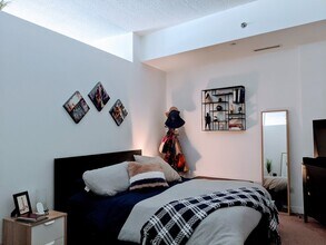 950 W Erie St, Unit 403 in Chicago, IL - Foto de edificio - Building Photo