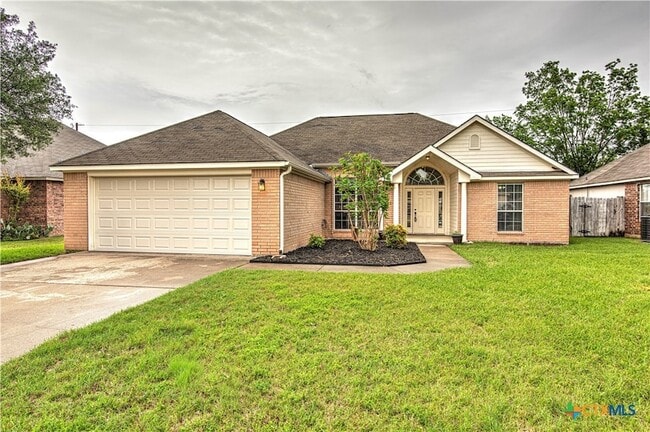 property at 5005 Warwicke Dr