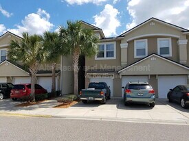 7071 Deer Lodge Cir in Jacksonville, FL - Building Photo