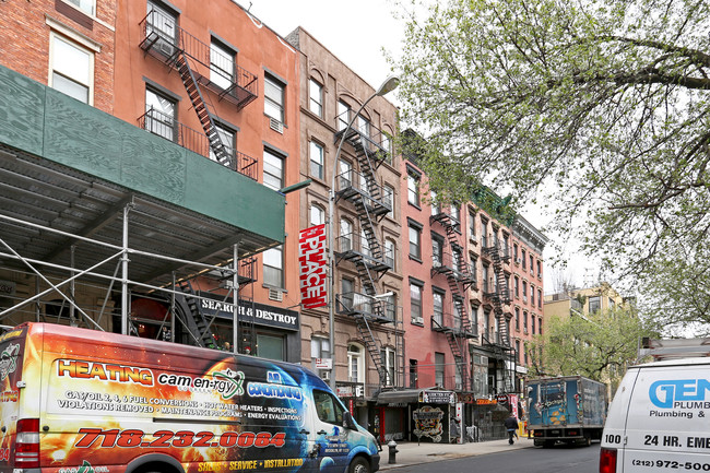 27 St Marks Pl in New York, NY - Foto de edificio - Building Photo