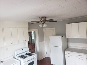 926 S 2nd St, Unit Upstairs in St. Charles, IL - Building Photo - Building Photo