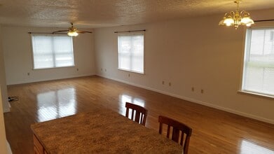 6 Lincoln Heights in Alum Creek, WV - Building Photo - Building Photo