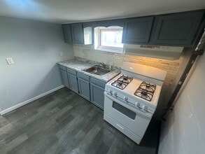 2502 Oak St in Parkersburg, WV - Building Photo - Building Photo