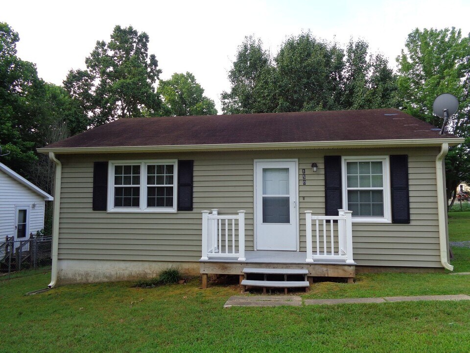 150 Sycamore Cir in Winston-Salem, NC - Building Photo