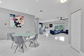 15841 SW 61st St in Davie, FL - Building Photo - Building Photo