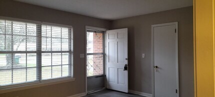 7273-7275 Valley Ln in Middle Valley, TN - Building Photo - Building Photo