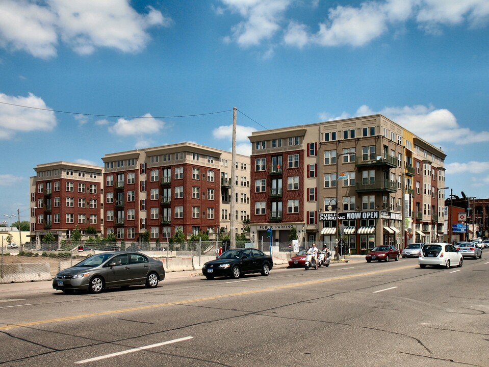 Uptown City Apartments in Minneapolis, MN - Foto de edificio