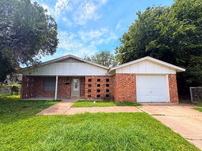 property at 1409 Gardenia Ave