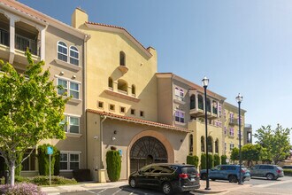 Terra Serena Luna in Milpitas, CA - Foto de edificio - Building Photo