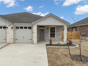 5221 Rose Gdn Lp in Killeen, TX - Foto de edificio - Building Photo