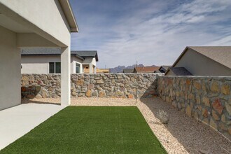 2974 St Charles Ave in Las Cruces, NM - Building Photo - Building Photo