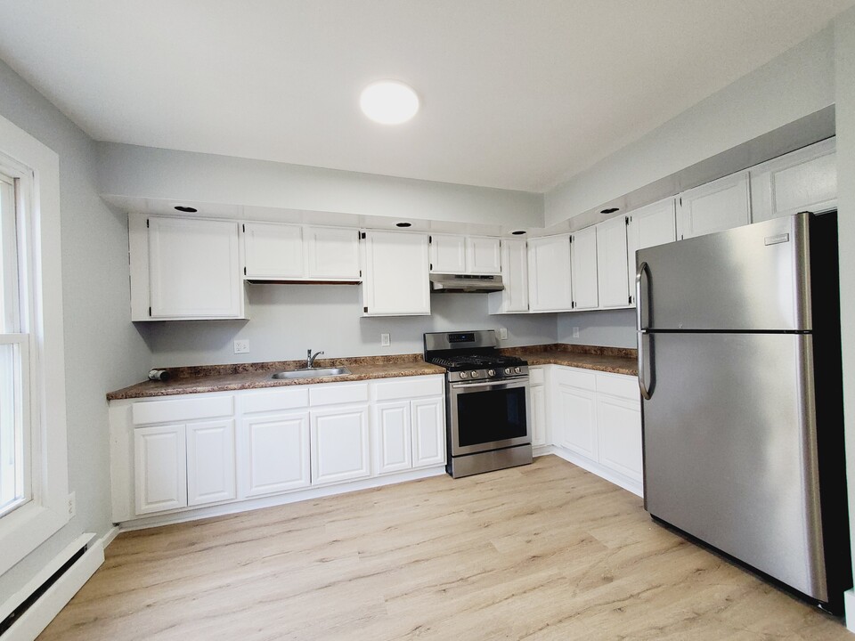 389 Ocean Ave in Jersey City, NJ - Building Photo