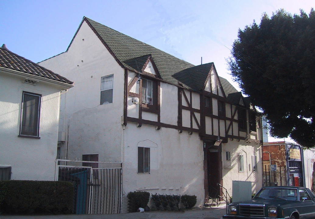 Witmer Apartments in Los Angeles, CA - Building Photo