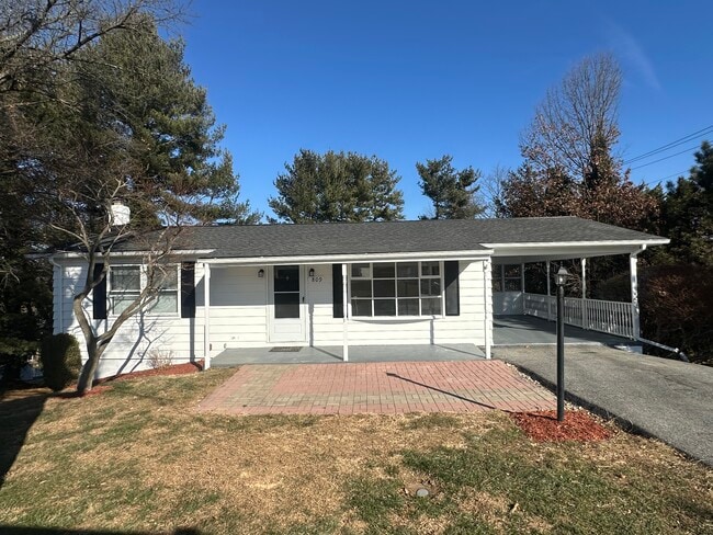 property at 809 E D St