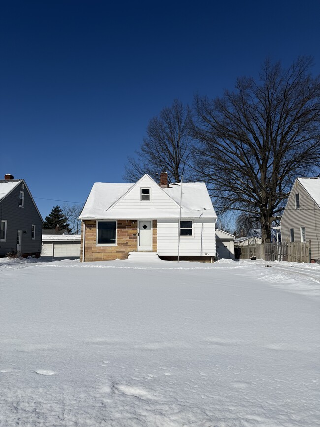 116 Arlington Cir in Wickliffe, OH - Building Photo - Building Photo