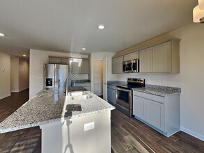 1646 Commendable Ct in Lexington, SC - Foto de edificio - Building Photo