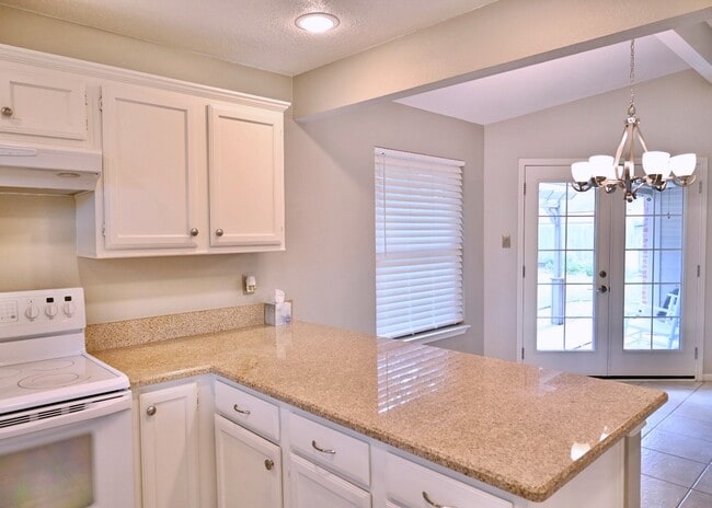 10207 Wayward Wind Ln