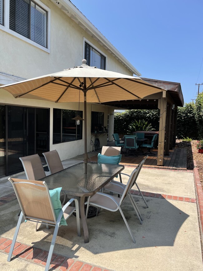 9421 Gateshead Dr in Huntington Beach, CA - Building Photo - Building Photo