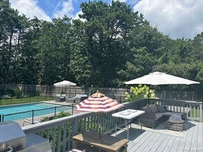 20 Jennifers Path in Westhampton Beach, NY - Building Photo - Building Photo