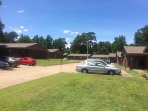 200 Tom Brown Pkwy in Hallsville, TX - Building Photo - Building Photo