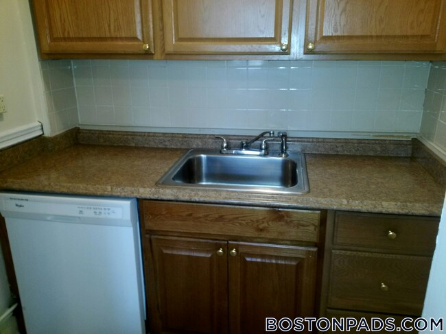 124 Berkshire St in Cambridge, MA - Building Photo - Building Photo