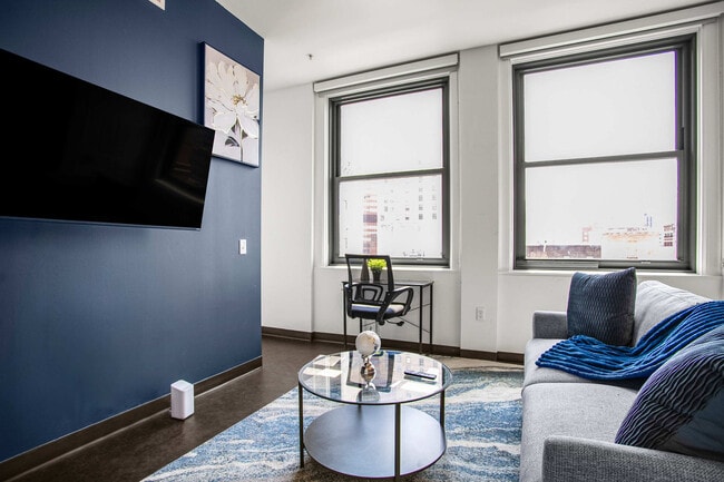 209 9th St-Unit -ID1073992P in Pittsburgh, PA - Building Photo - Building Photo