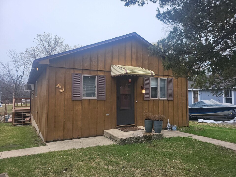 42353 N Chestnut St in Antioch, IL - Building Photo