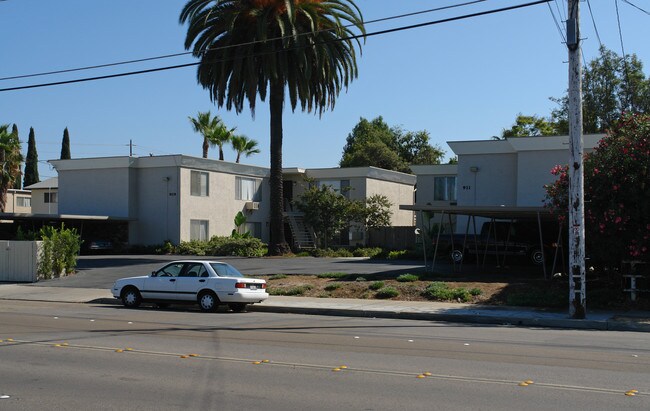 909-911 S Magnolia Ave in El Cajon, CA - Building Photo - Building Photo