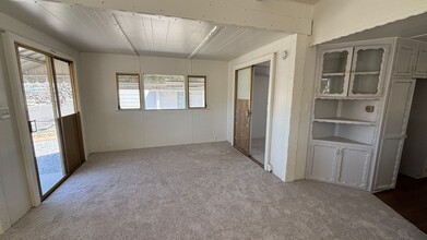 898 San Francisco Dr in Hemet, CA - Building Photo - Building Photo