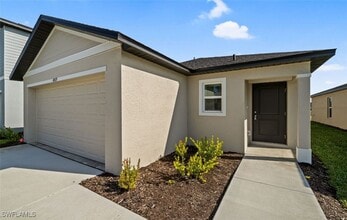 4019 San Felice Ln in North Fort Myers, FL - Building Photo - Building Photo