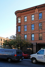 99 4th Ave in Brooklyn, NY - Foto de edificio - Building Photo