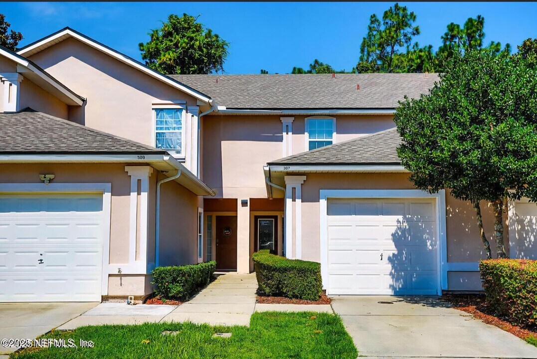 307 Southern Branch Ln in Jacksonville, FL - Foto de edificio