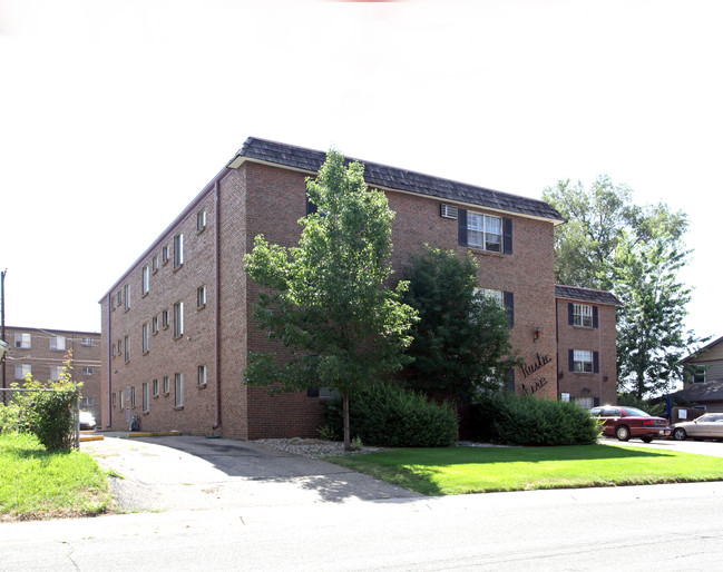 Rustic Aire Apartments in Englewood, CO - Foto de edificio - Building Photo