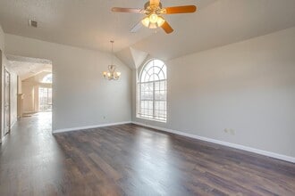 701 Cross Ridge Cir in Fort Worth, TX - Building Photo - Building Photo