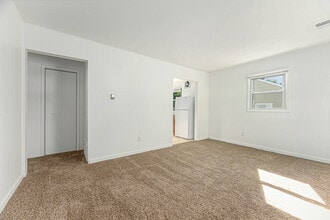 728 Sunnock Ave in Kalamazoo, MI - Building Photo - Building Photo