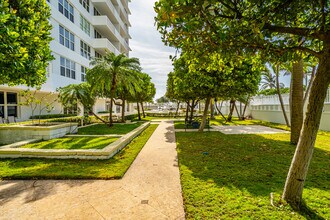 4747 Collins Ave, Unit Mimosa Condo Unit #1511 in Miami Beach, FL - Building Photo - Building Photo