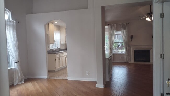 1210 Camino Capistrano in Roseville, CA - Building Photo - Building Photo