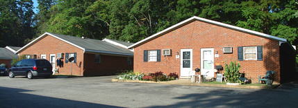 Parkway Gardens in Richmond, VA - Building Photo - Building Photo