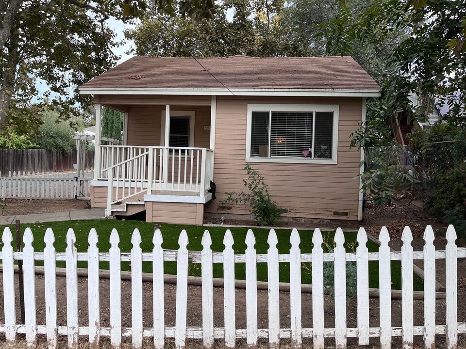 7285 Quarry Ln in Penryn, CA - Building Photo